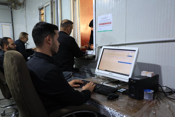 تقديم آلاف الوجبات للزائرين يوميًا في مضيف أبي الفضل العباس (عليه السلام)