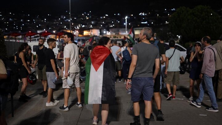 عکس خبری | کارگران بندری در یونان مانع ارسال کالا به رژیم صهیونیستی شدند