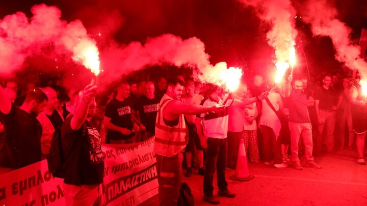 عکس خبری | کارگران بندری در یونان مانع ارسال کالا به رژیم صهیونیستی شدند