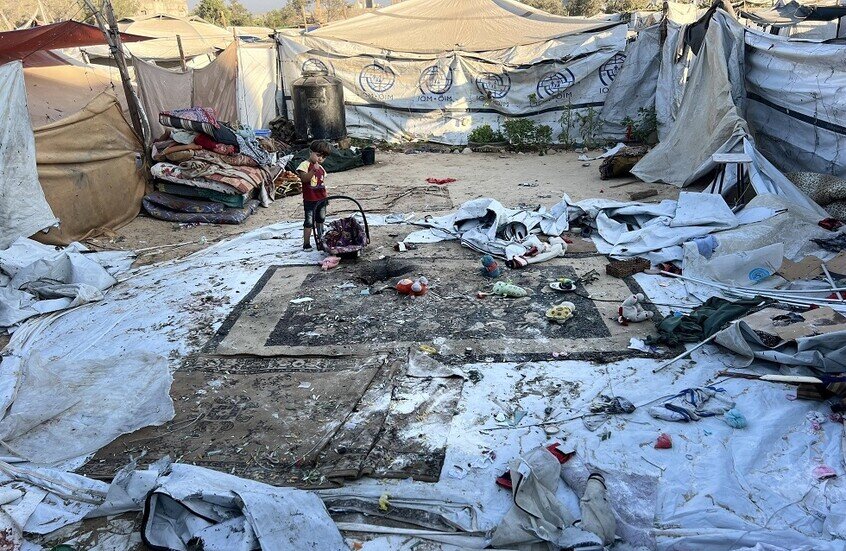 قطاع غزة.. قتلى وجرحى في هجمات إسرائيلية وترقب شحنة مساعدات طبية