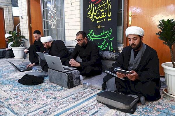 تنظيم دورة مختصة بتحقيق المخطوطات لطلبة الحوزة العلمية في النجف الأشرف