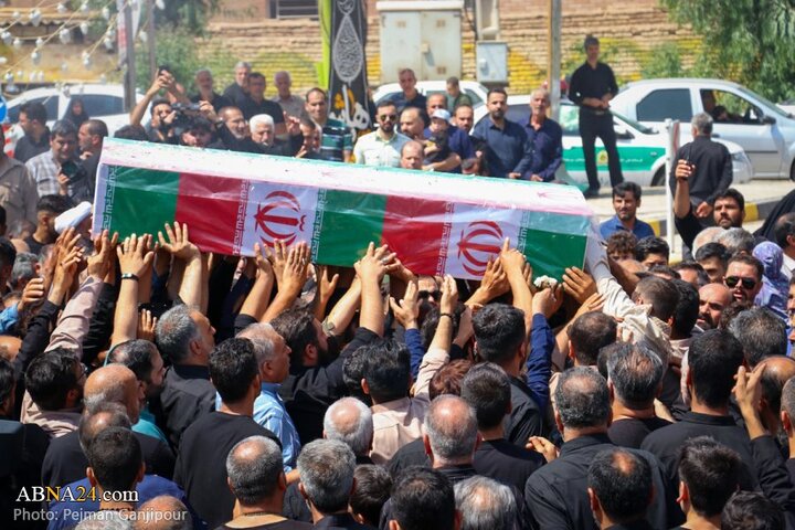 تشییع پیکر مطهر شهید مدافع وطن «حسین معینی» در منطقه کربکند اصفهان