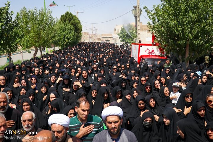 تشییع پیکر مطهر شهید مدافع وطن «حسین معینی» در منطقه کربکند اصفهان