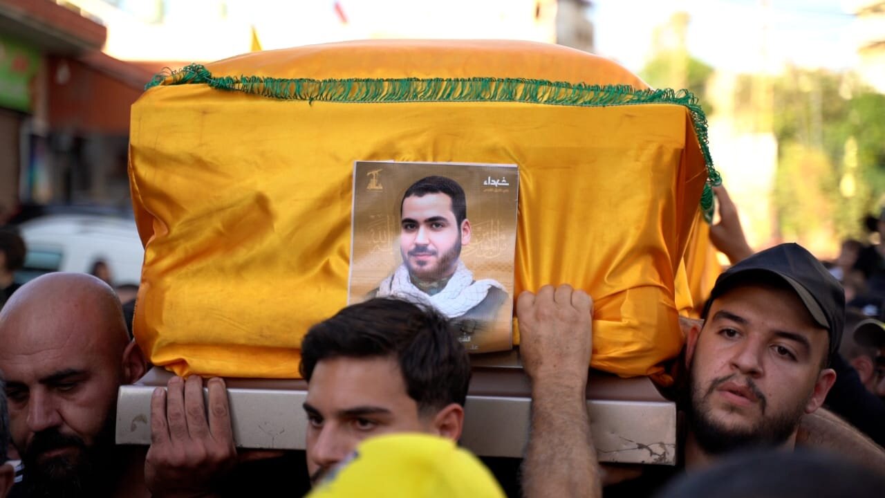 تشییع باشکوه پیکر شهید «حسن صبرا» در شهرک «جبشیت» لبنان توسط حزب‌الله