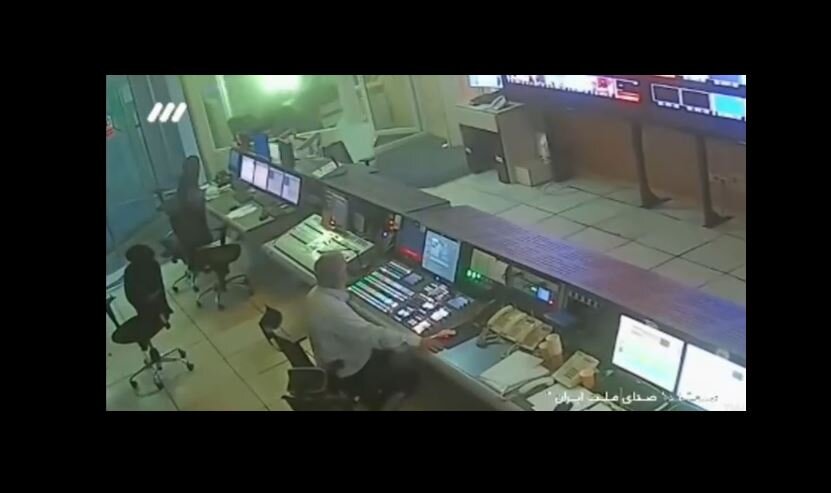 Video: Israeli bombardment shakes building... but sound engineer doesn't move an inch!