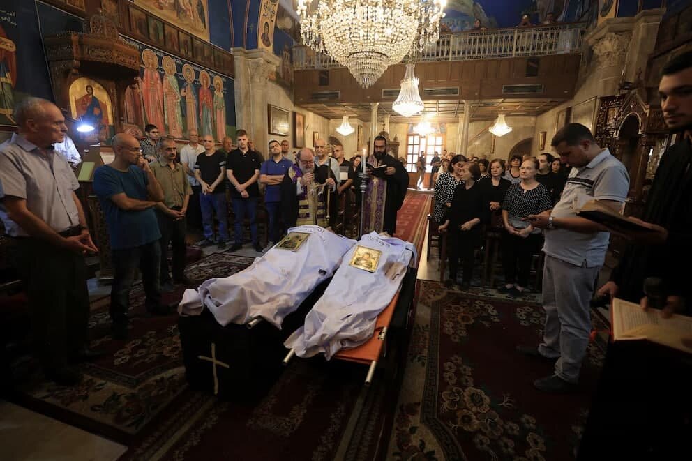 بازدید کاردینال و رهبران مسیحی از کلیسای بمباران‌شده غزه؛ حمله رژیم صهیونیستی خشم جهانی را برانگیخت