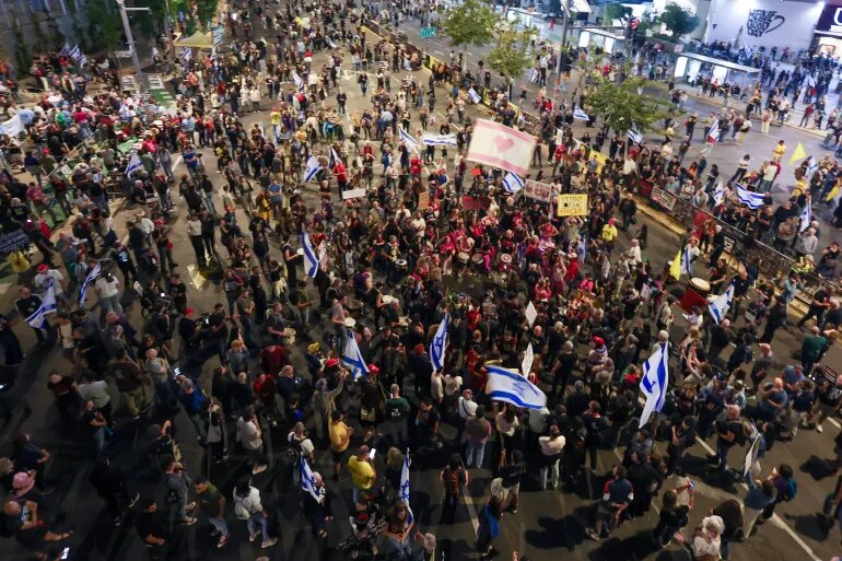 توسيع العمليات العسكرية بغزة يثير هلع عائلات الأسرى الإسرائيليين