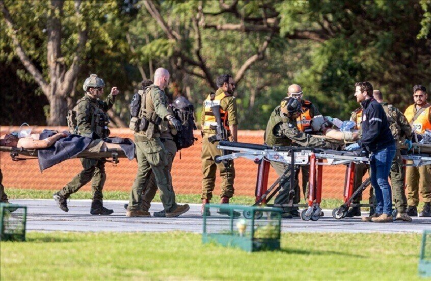 الجيش الإسرائيلي يعلن إصابة ضابط وجندي بجروح خطيرة جنوب قطاع غزة