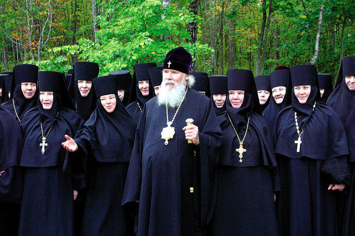 چرا حضرت مریم بی‌حجاب است، ولی زن مسلمان باید باحجاب باشد؟