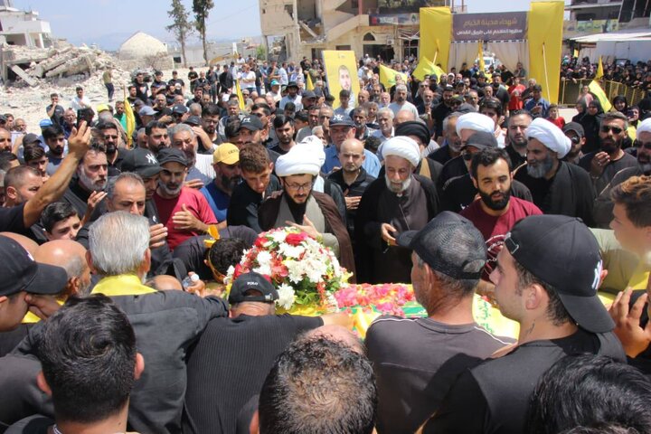 حزب الله وجماهير المقاومة يشيّعون الشّهيد محمد الهادي في الخيام