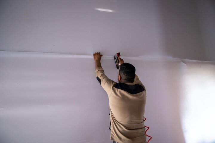 تقرير مصور/ كربلاء المقدسة..قسم الصناعات والحرف يباشر بتهيئة صحن أم البنين (ع لاستقبال زائري الأربعين