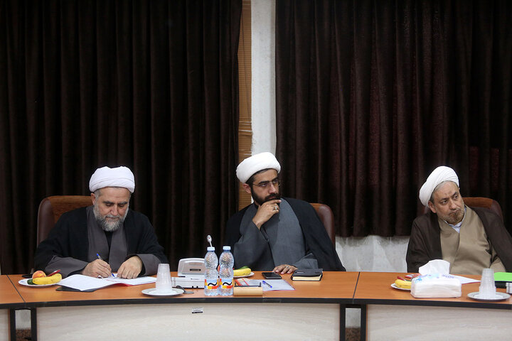 گزارش تصویری | تقدیر از مدیر شبکه قرآن در قم