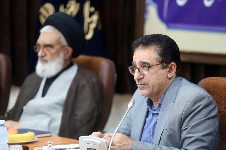 گزارش تصویری | تقدیر از مدیر شبکه قرآن در قم