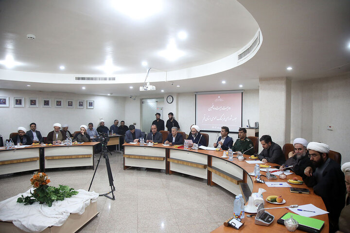 گزارش تصویری | تقدیر از مدیر شبکه قرآن در قم