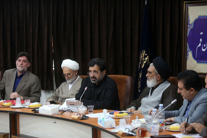 گزارش تصویری | تقدیر از مدیر شبکه قرآن در قم