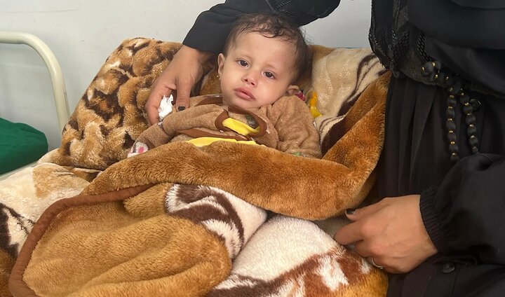 کودکان یمنی قربانی جنگ و بیماری/ شیوع گسترده سرخک در استان ذمار یمن