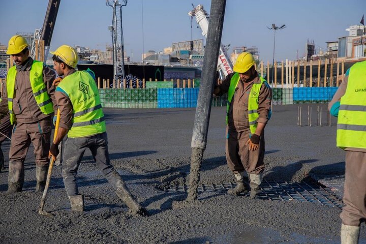 صبّ أكثر من 200 م³ من الخرسانة في المساحات الإضافية لصحن أم البنين (عليها السلام)