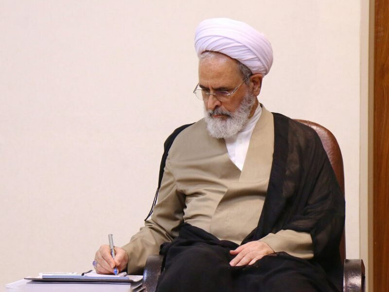 Director of Iran’s Islamic Seminaries offers condolences on demise of Ayatollah Naeemabadi