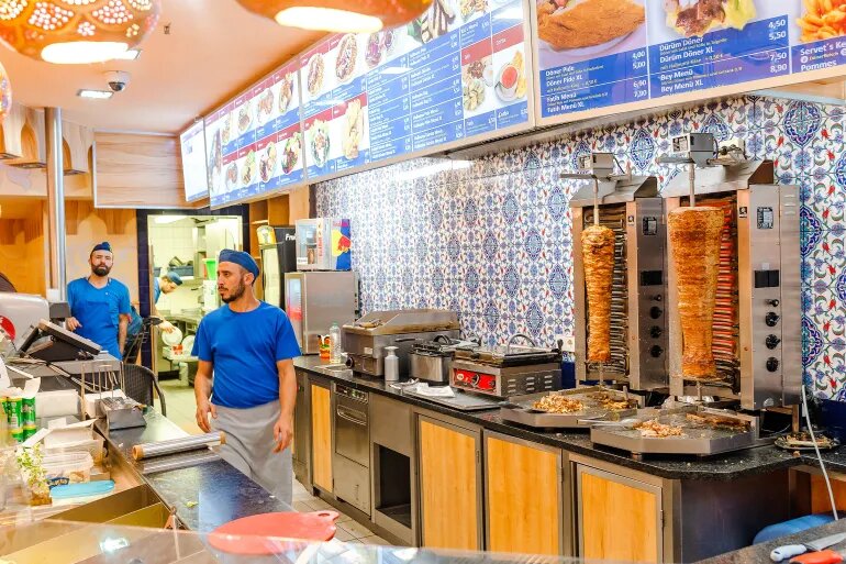 غذای حلال در آلمان؛ تجربهای روزانه برای مسلمانان و گردشگران