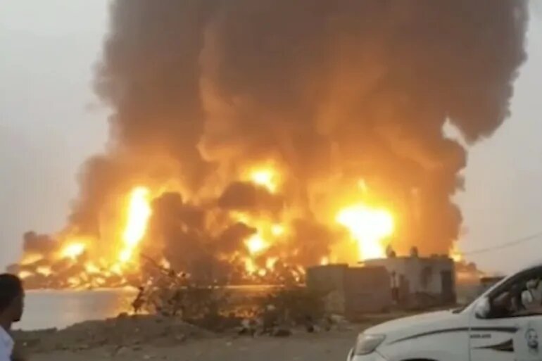 جيش الاحتلال الصهيوني يشن عدوانا عسكريا على ميناء الحديدة اليمنية