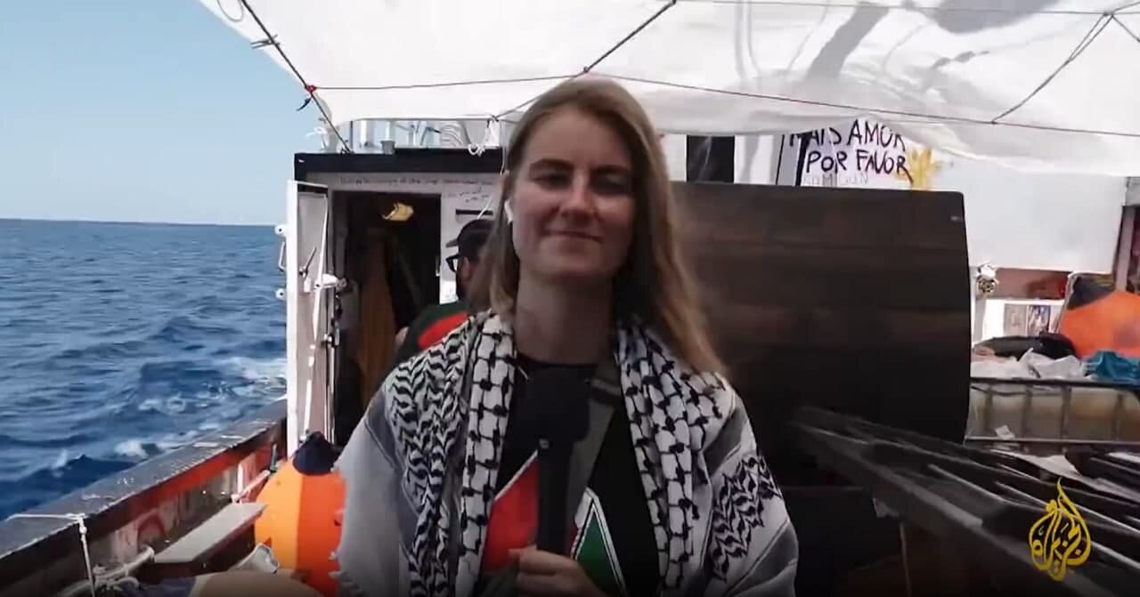 ویدیو | نماینده پارلمان اروپا از روی عرشه کشتی حنظله: هدف شکستن محاصره‌ غیرقانونی غزه است