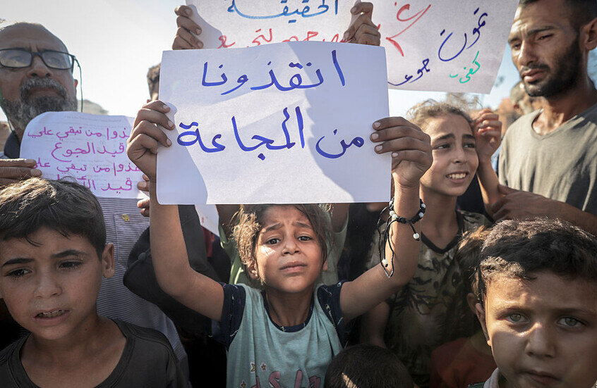 يموتون جوعا تحت القصف.. برنامج الأغذية العالمي: ثلث سكان قطاع غزة اضطروا للبقاء دون طعام لعدة أيام