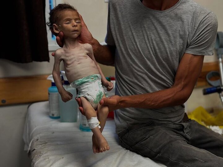 Bersetî li Xezzê; Çekekî Bîdeng, Lê Komelekûj