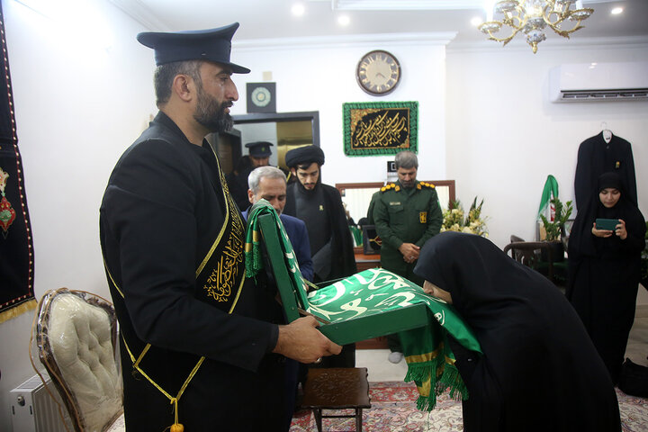 Photos: Servants of Hazrat Masoumeh shrine honor families of martyrs of 12-day Sacred Defense