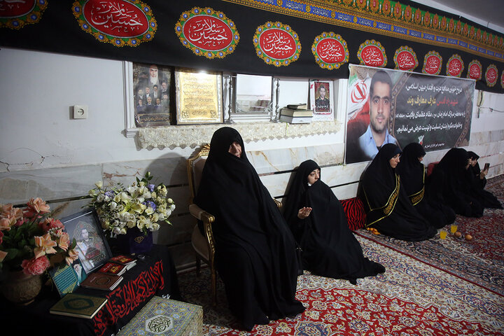 Photos: Servants of Hazrat Masoumeh shrine honor families of martyrs of 12-day Sacred Defense