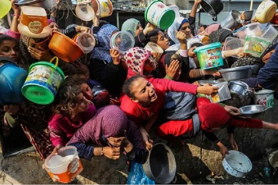 غزہ میں انسانی المیہ؛  شرم تم کو مگر نہیں آتی + تصاویر