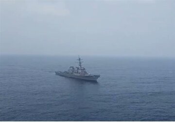 ماجرای تنش دریایی امروز بین بالگرد ایران و ناوشکن آمریکا + جزئیات