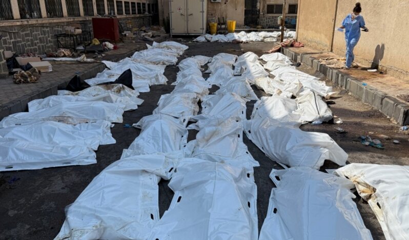 Sky News: Süveyda’da gömülemeyen cesetler meydanlarda