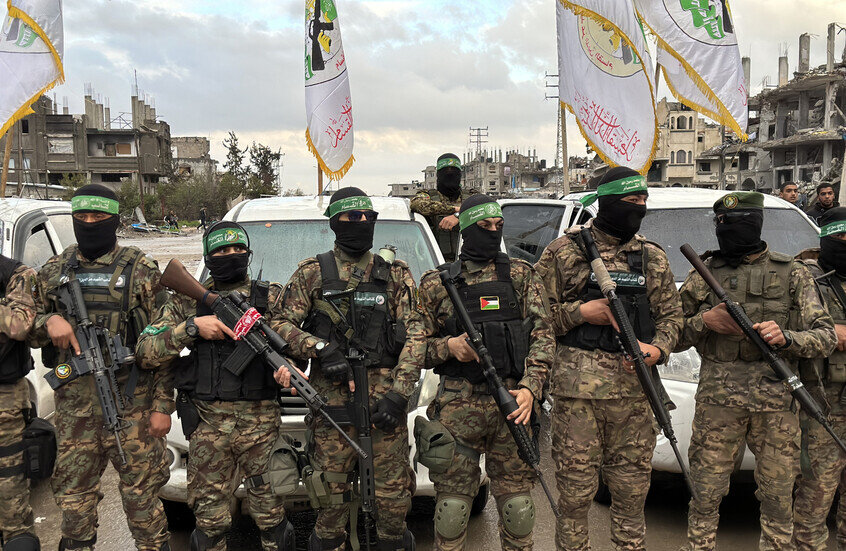 القسام تعلن عن كمين محكم واستهداف دبابة في دير البلح والجيش الإسرائيلي يقر بإصابة جندي من "جولاني"