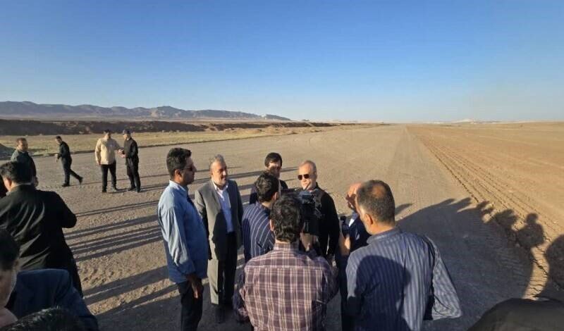 پزشکیان: قم می‌تواند قطب فرودگاهی بین‌المللی کشور شود