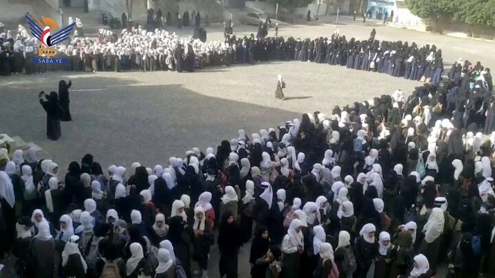 تقرير مصور/ وقفات طلابية في عمران اليمنية تضامناً مع الشعب الفلسطيني وتنديدا بجريمة التجويع لأبناء غزة