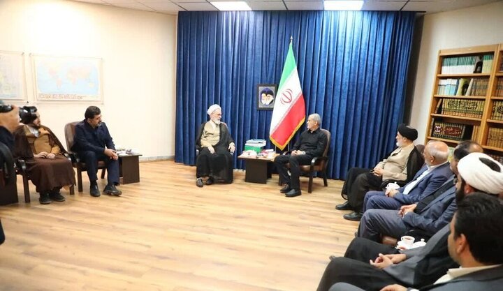 رئیس‌جمهور با آیت‌الله اعرافی دیدار کرد