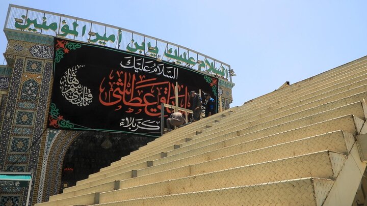 نصب مجسر حديدي مؤقت في منطقة بين الحرمين لتسهيل حركة حركة الزائرين في زيارة الأربعين