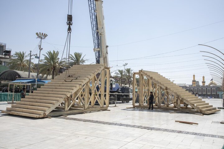 نصب مجسر حديدي مؤقت في منطقة بين الحرمين لتسهيل حركة حركة الزائرين في زيارة الأربعين