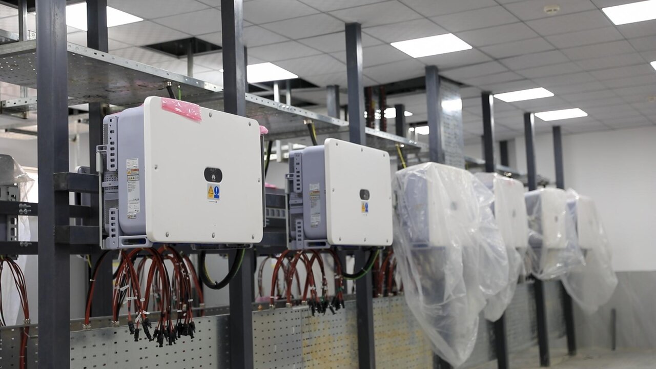 العتبة العباسية المقدسة تعزز منظومة الطاقة الكهربائية في مجمع أبي الفضل العباس (ع)