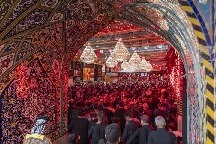 أجواء مرقد أبي الفضل العباس (عليه السلام) في الجمعة الأخيرة من المحرم