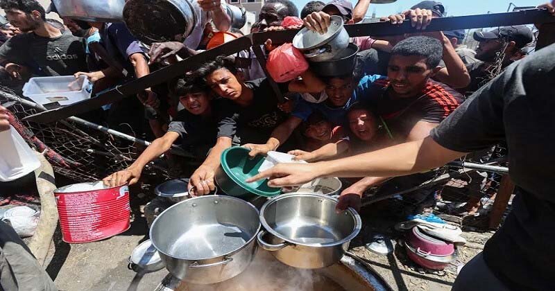 کیا حماس انسانی امداد لوٹ رہی ہے؟  / غزہ میں بھکمری کے لئے صہیونی دشمن کے بہانے