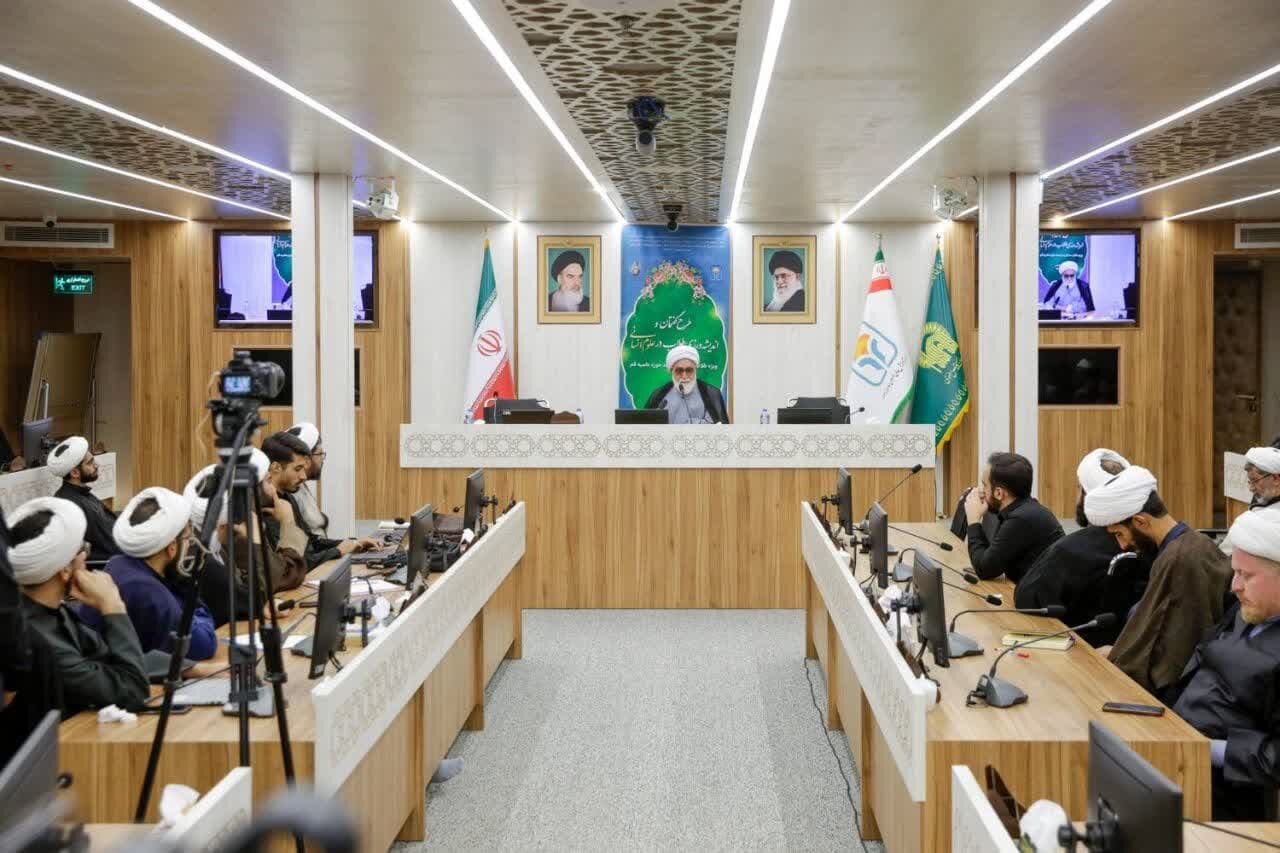 تقوية المعرفة النافعة وتهذيب النفس محور التغيير في العلوم الإنسانية