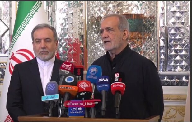 پزشکیان: دستگاه دیپلماسی در این ایام ۲۴ ساعته پای کار بود/ مردم ما کارستان کردند