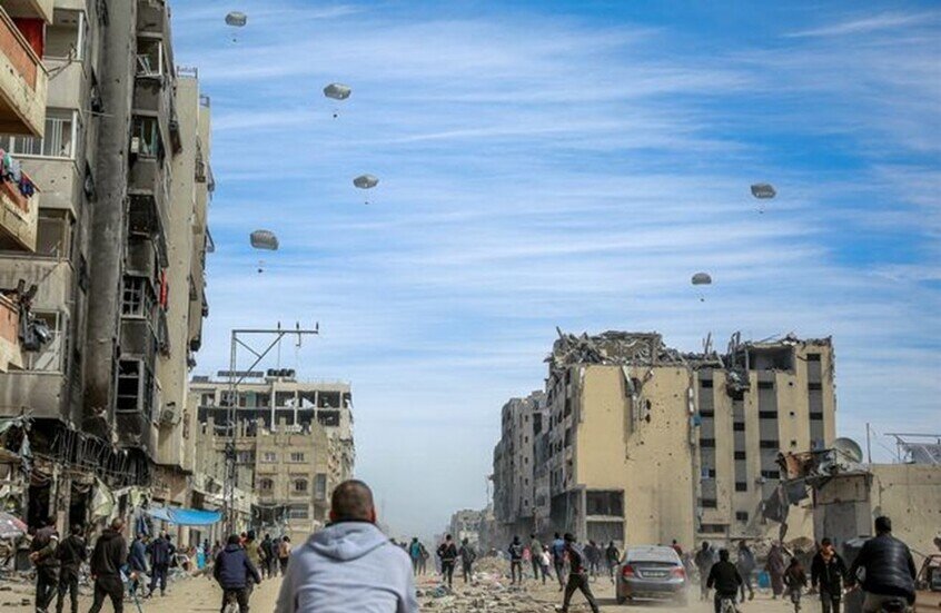 الهيئة العليا لشؤون العشائر بغزة ترفض إنزال المساعدات جوا وتطالب بفتح المعابر البرية