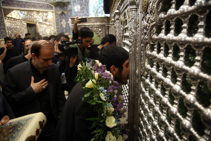 Photos: Physics elite pays tribute to Hazrat Masoumeh holy shrine