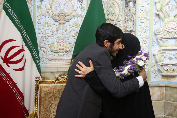 Photos: Physics elite pays tribute to Hazrat Masoumeh holy shrine