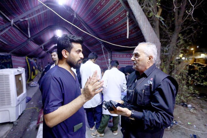 تقرير مصور/ طلاب وأساتذة كلية طيب يقدمون الخدمات لزوار الأربعين الحسيني في البصرة