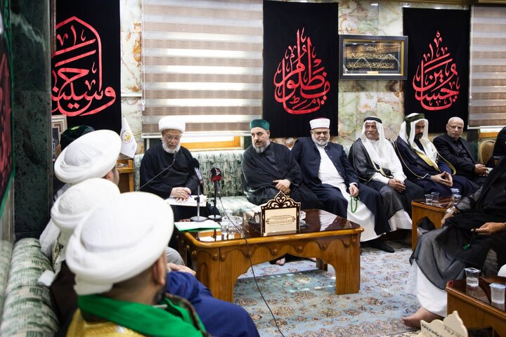 تقرير مصور/ الشيخ الكربلائي يستقبل مشايخ الحضرة القادرية الرفاعية في حرم الإمام الحسين(ع)