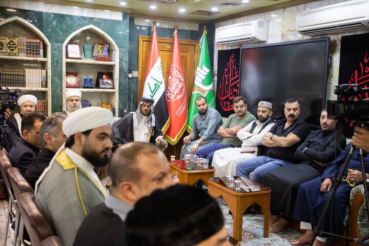 تقرير مصور/ الشيخ الكربلائي يستقبل مشايخ الحضرة القادرية الرفاعية في حرم الإمام الحسين(ع)