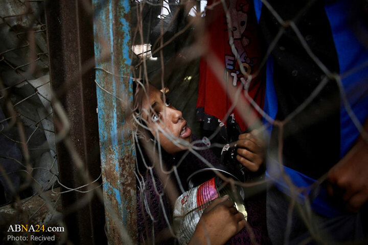 در محاصره نان، در حصار بی‌تفاوتی